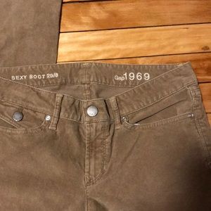 Gap 1969: Sexy Boot Cut (corduroy)